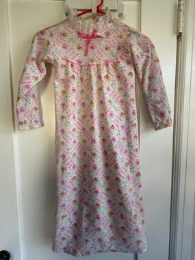 Vintage Girls Flannel Nightgown Floral Size 8-10? Lace Bows
